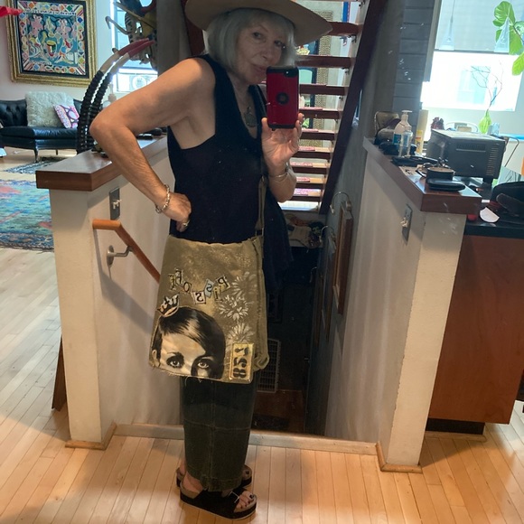 Twiggy “Piss Off” 827 Crossbody Messenger Bag - Picture 9 of 10